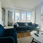 Spacious Central Apartment Close To Major Station
