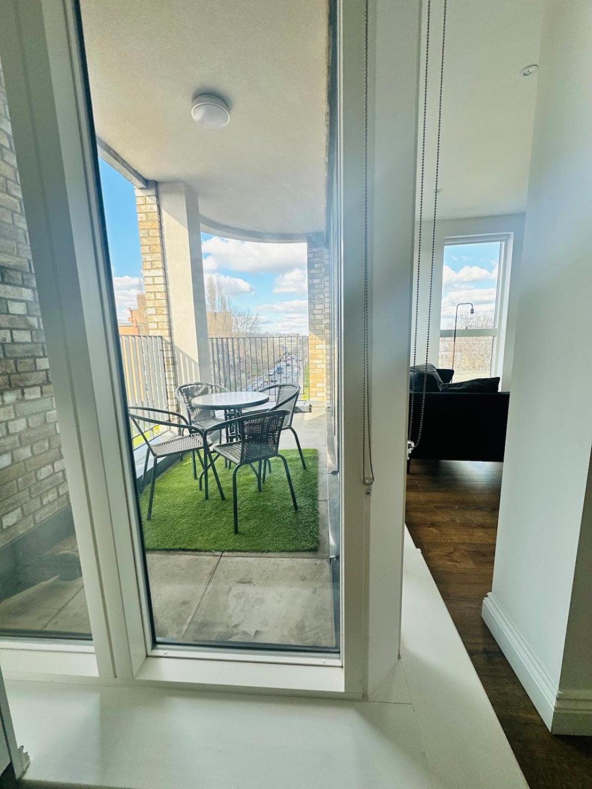 Appartamento Spacious Close To Major Station Londra
